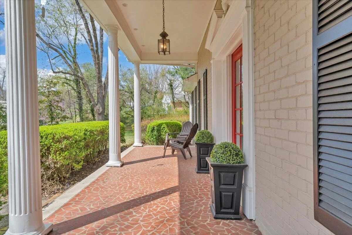 702 Marion LN - Photo 5