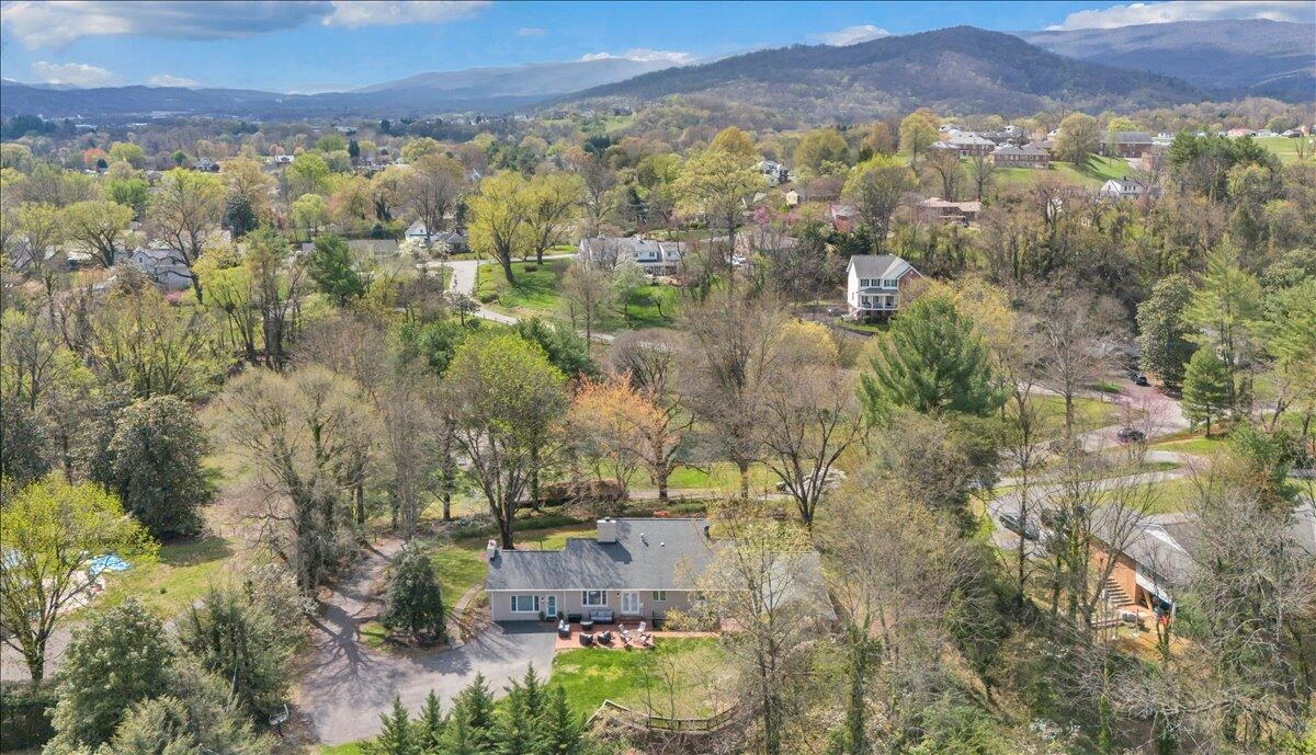 702 Marion LN - Photo 54
