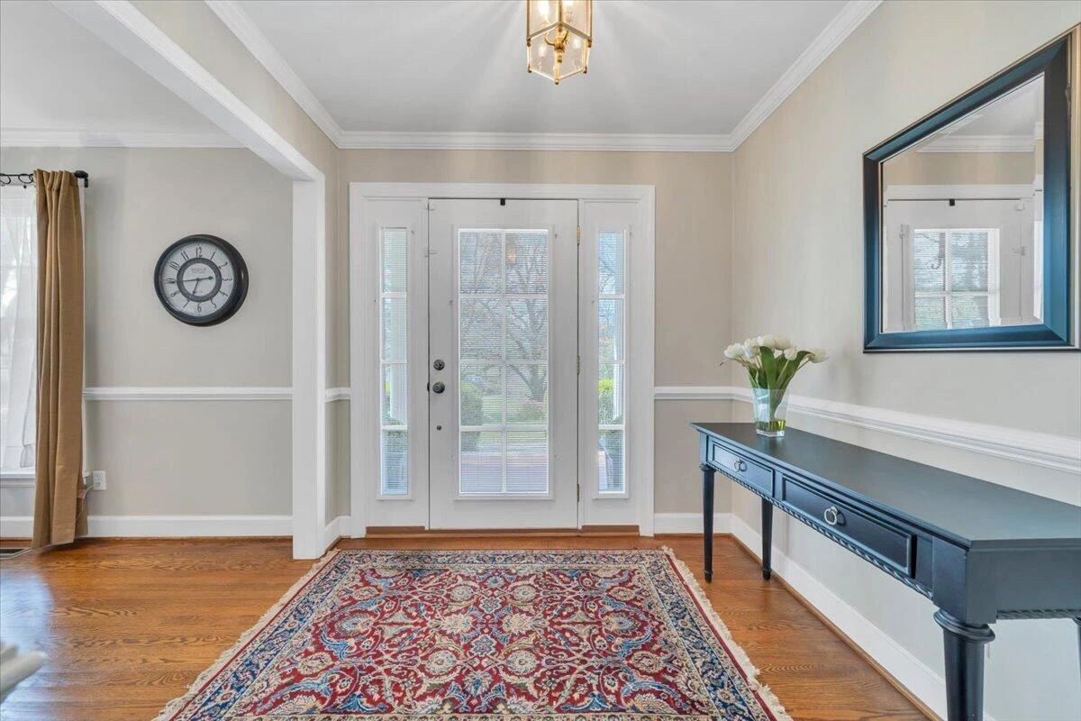 702 Marion LN - Photo 7