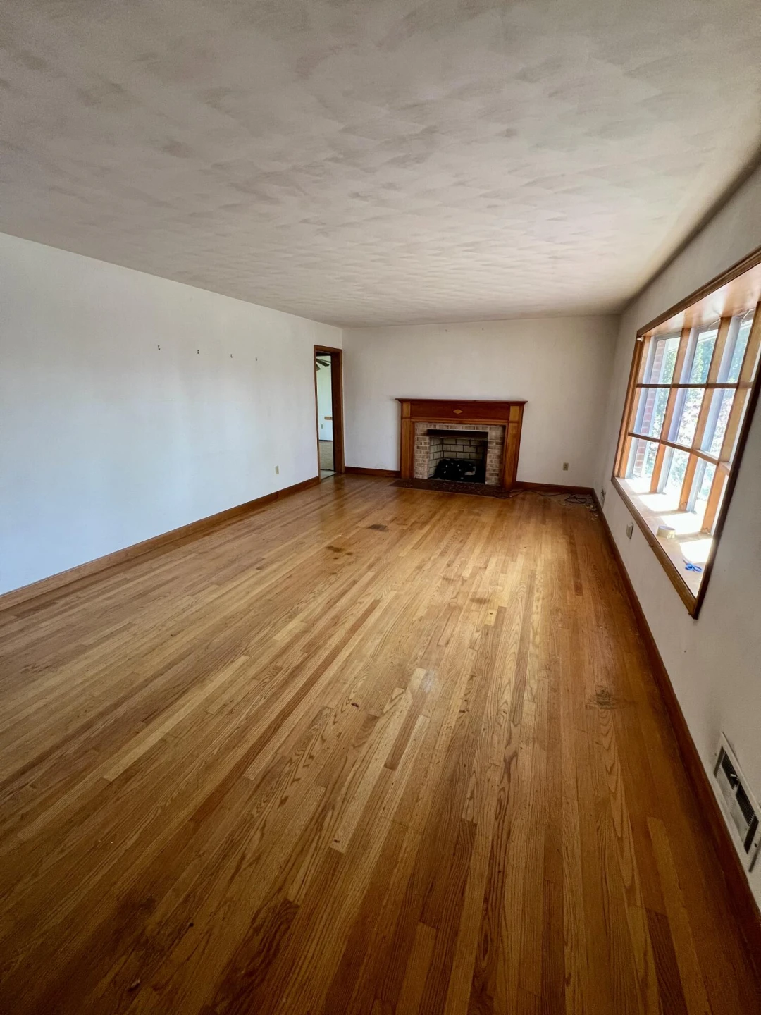 984 Colbourne AVE - Photo 7