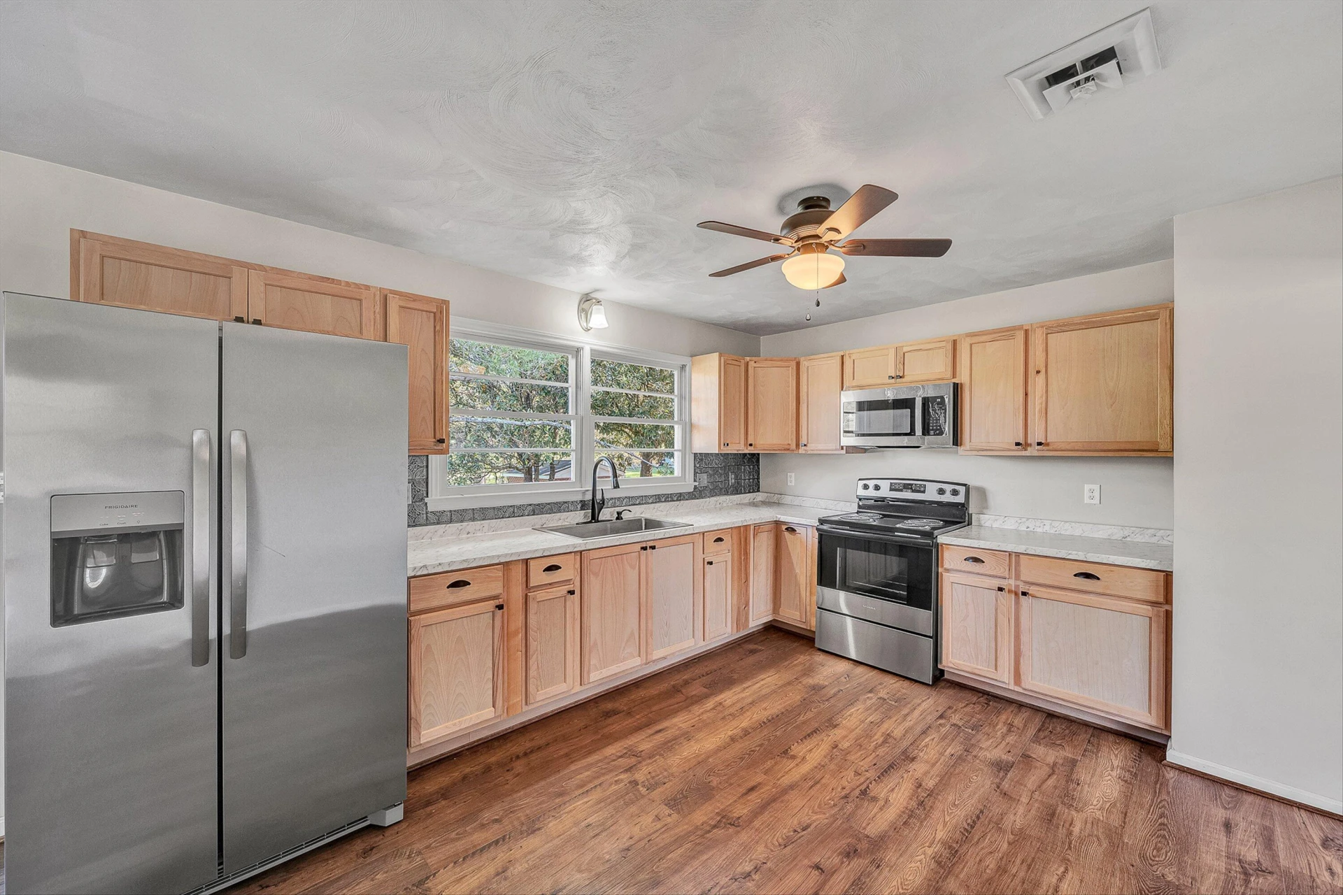 58 Lakeland CIR - Photo 11