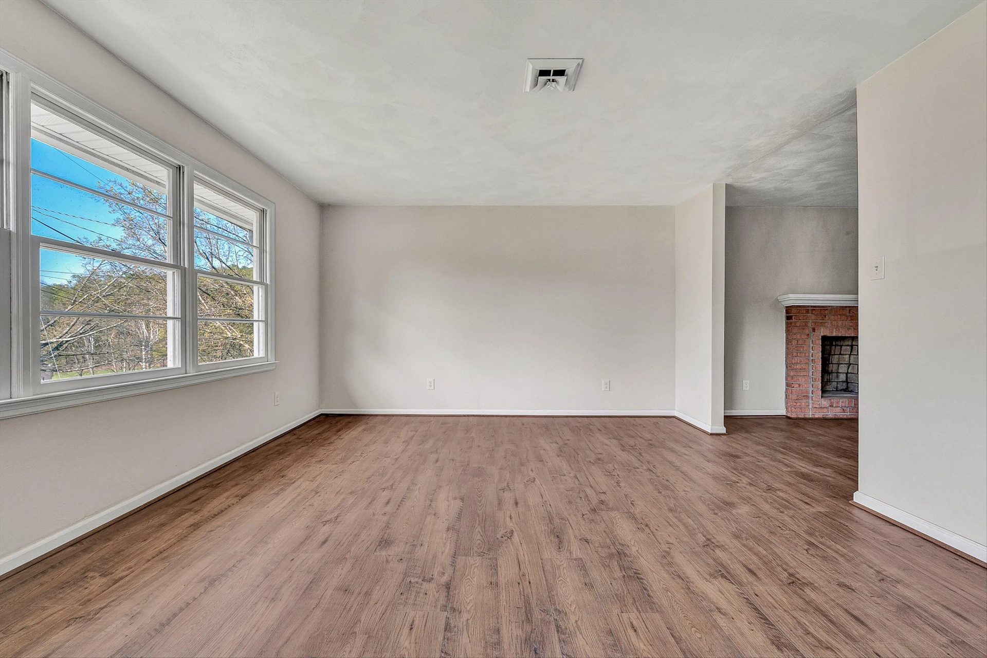 58 Lakeland CIR - Photo 5