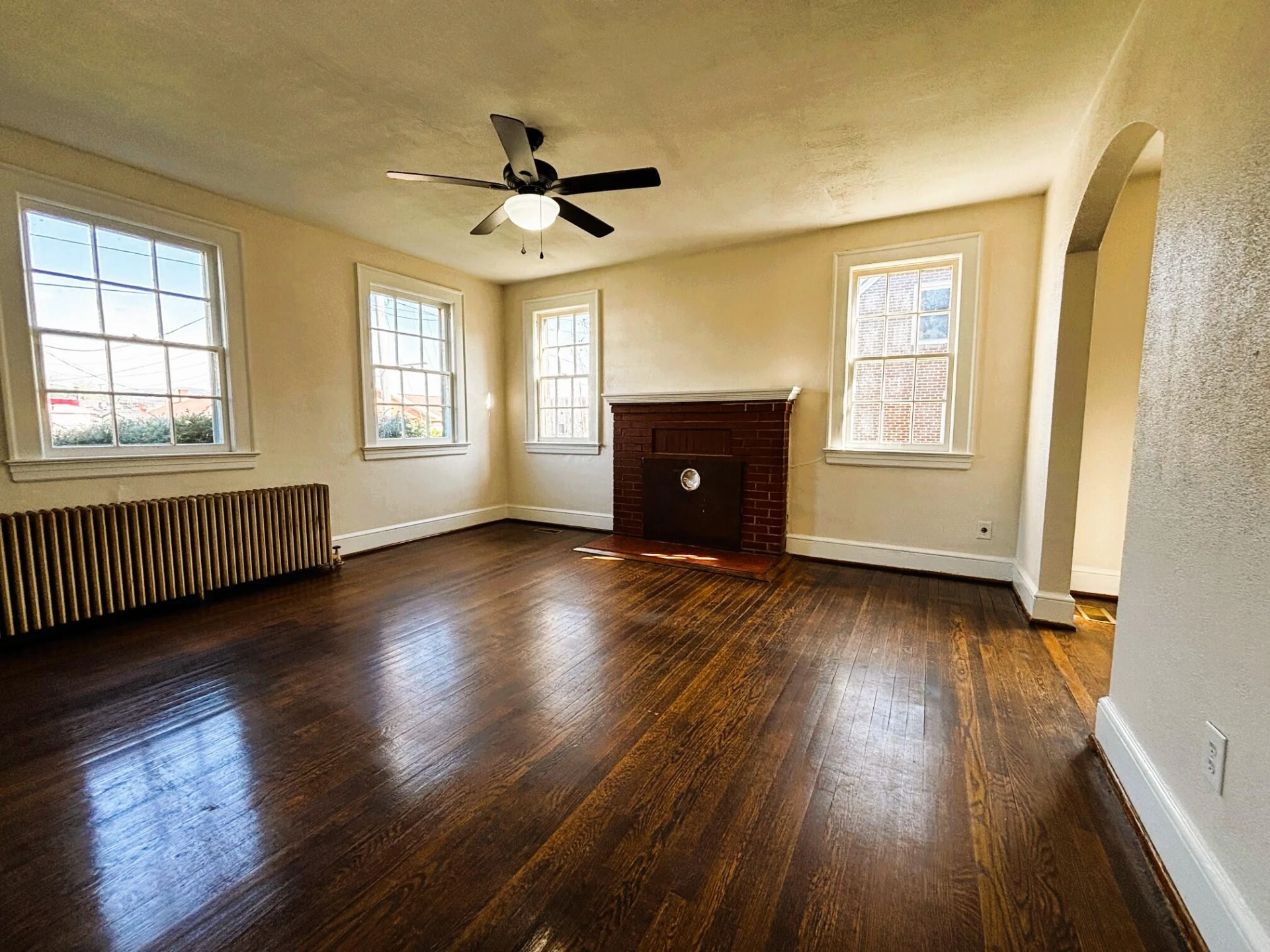 902 Whitney AVE NW - Photo 2