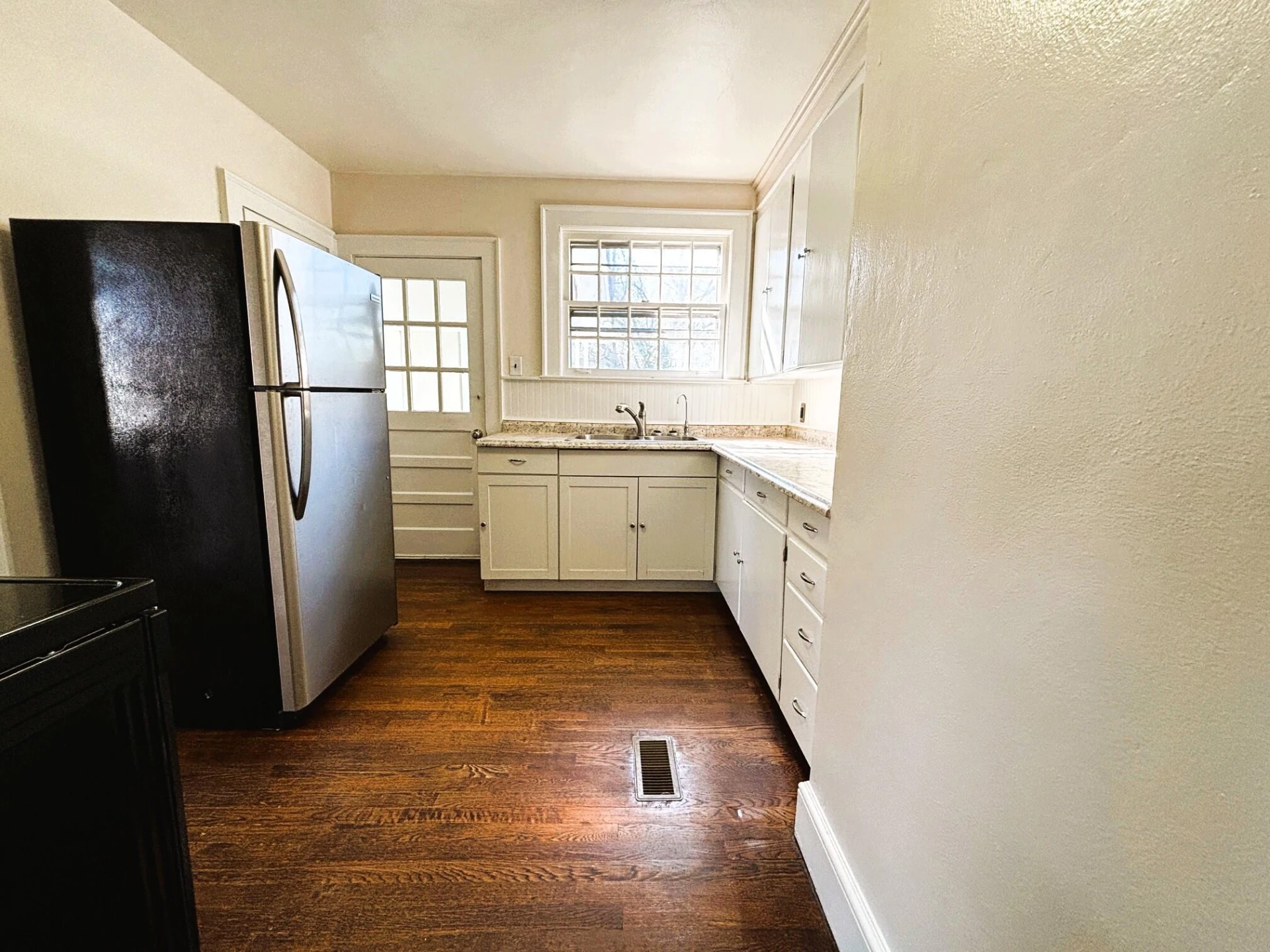 902 Whitney AVE NW - Photo 5