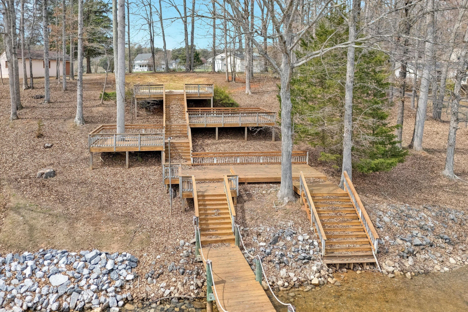 136 Belle Isle RD - Photo 18
