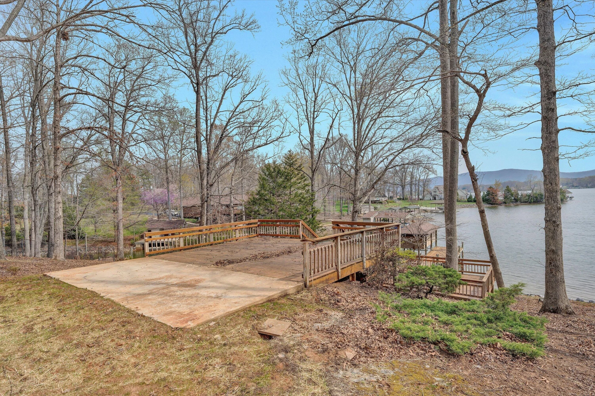 136 Belle Isle RD - Photo 3