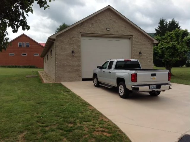 252 Richardson DR - Photo 4