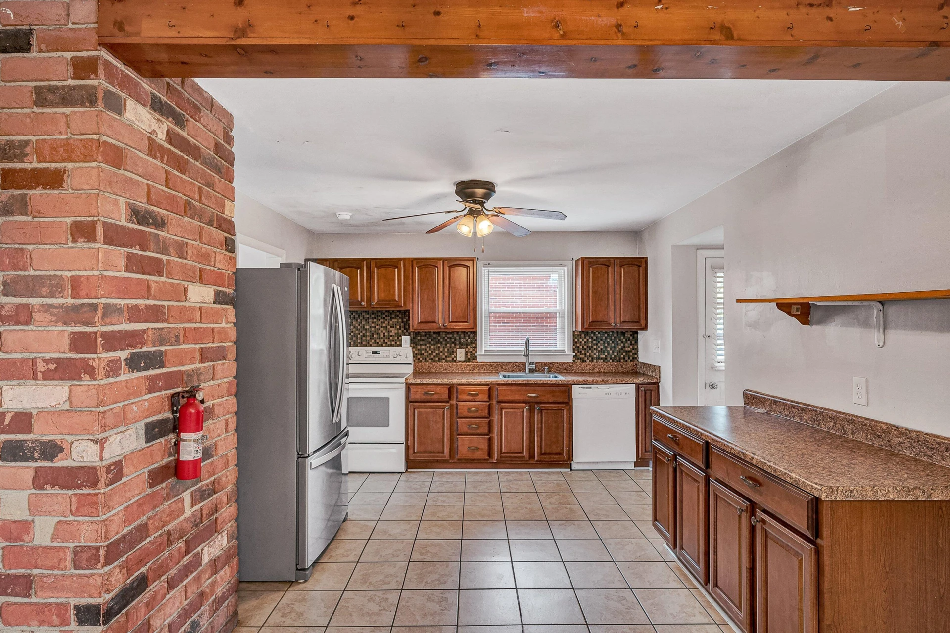 5223 Victoria ST NW - Photo 10