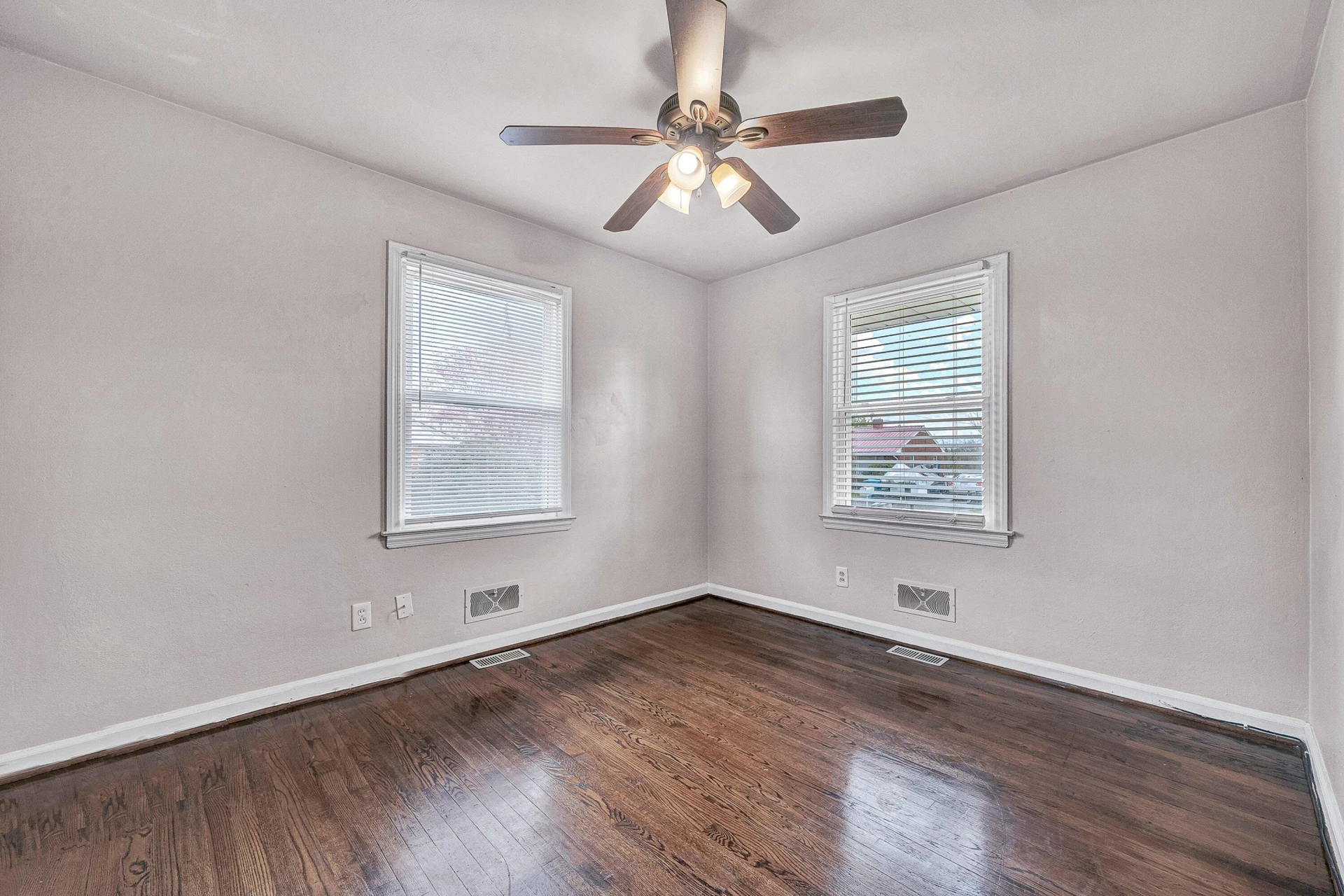 5223 Victoria ST NW - Photo 12