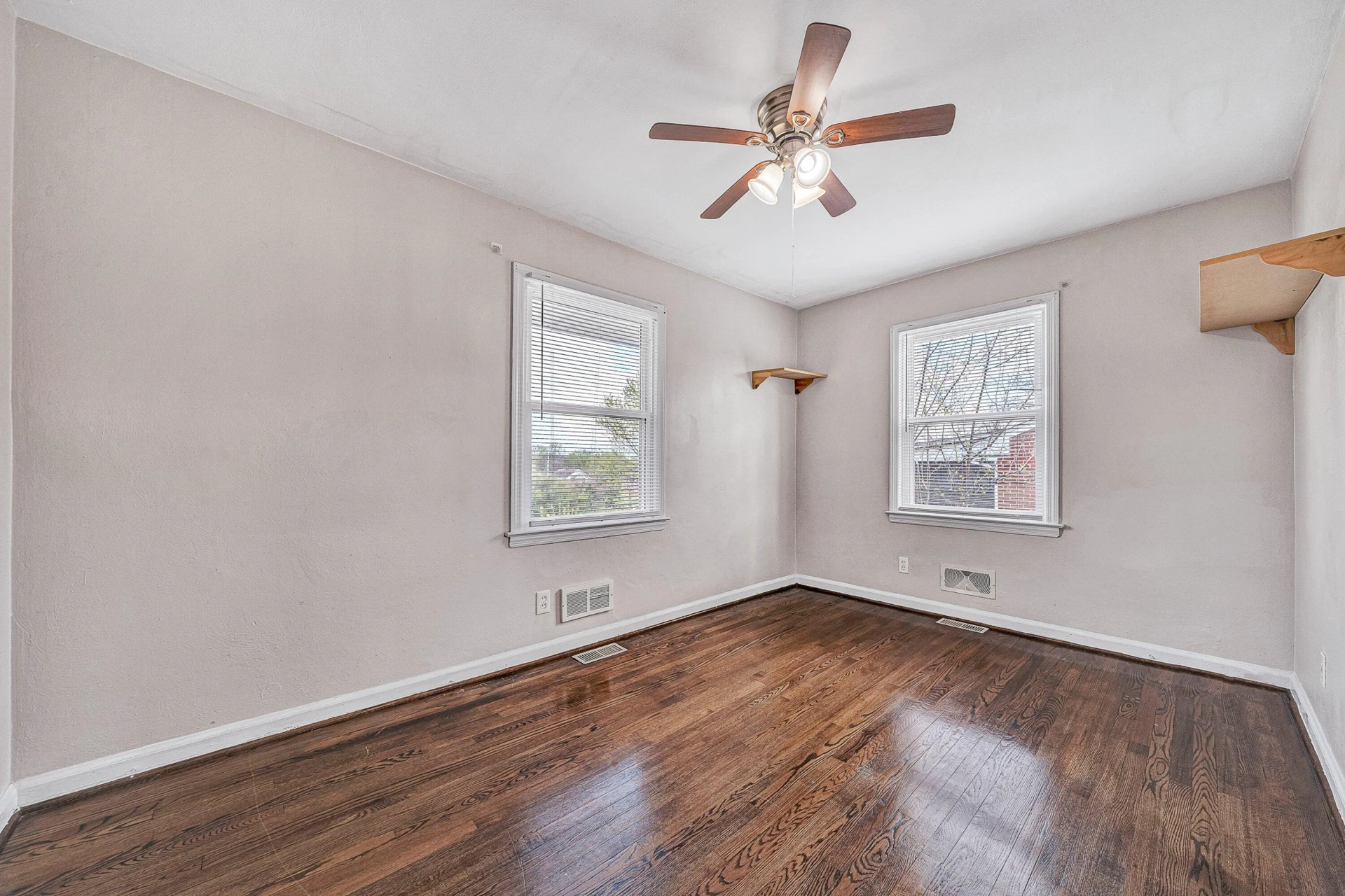 5223 Victoria ST NW - Photo 14