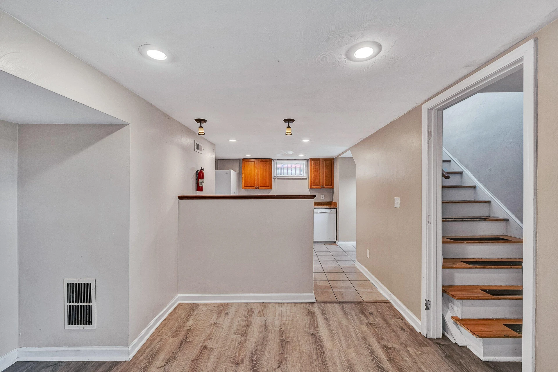 5223 Victoria ST NW - Photo 18