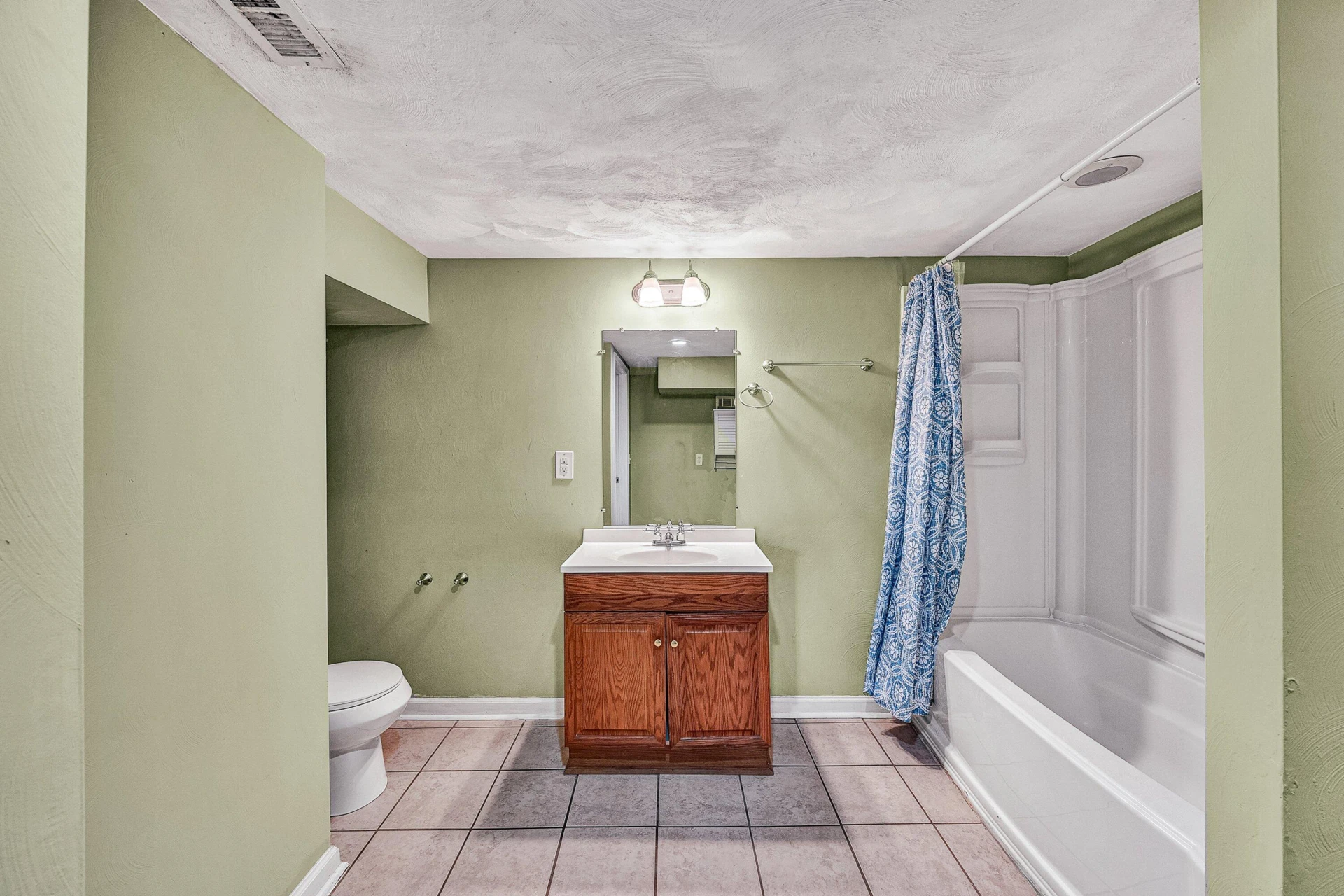 5223 Victoria ST NW - Photo 24