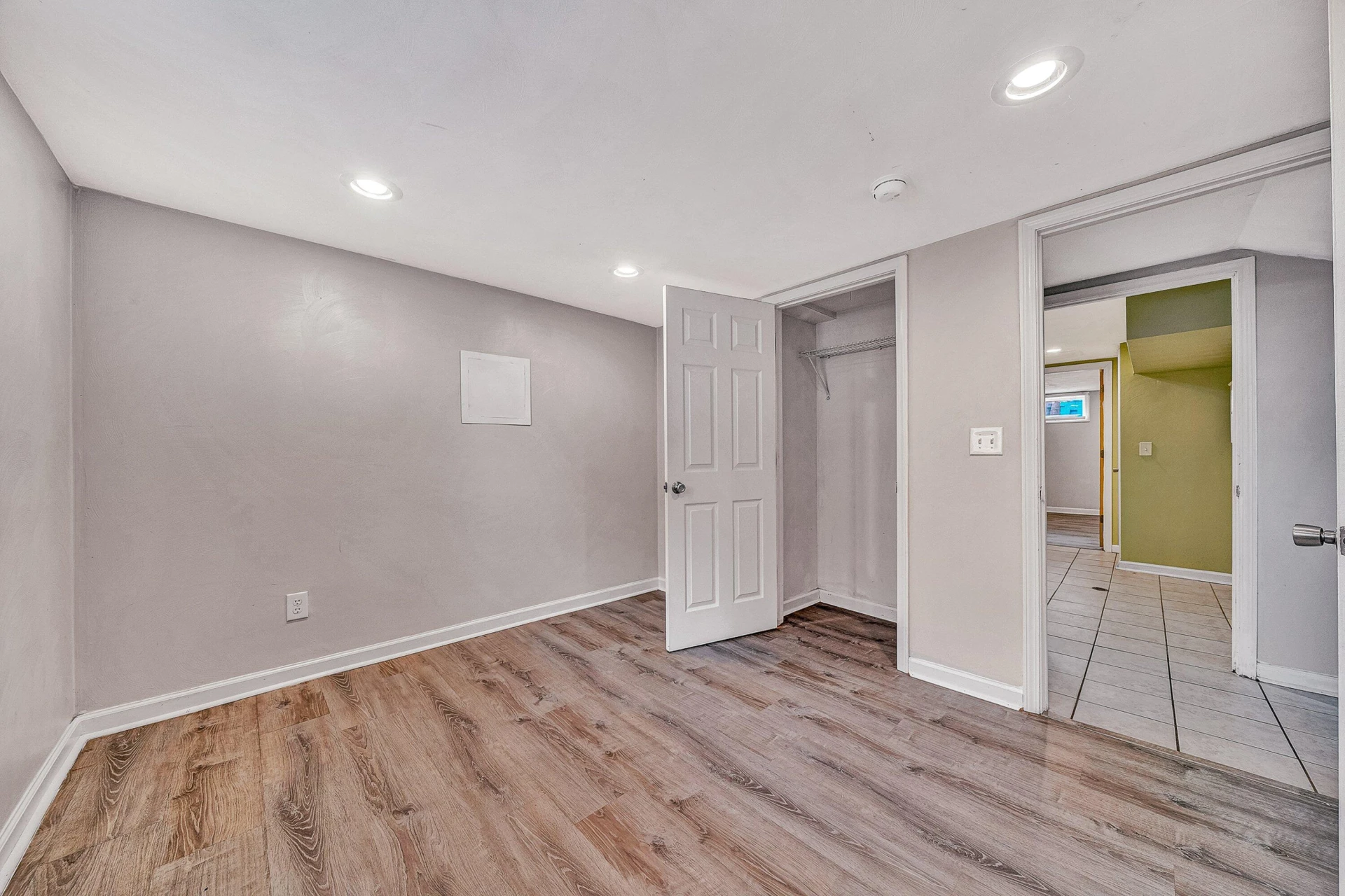 5223 Victoria ST NW - Photo 26