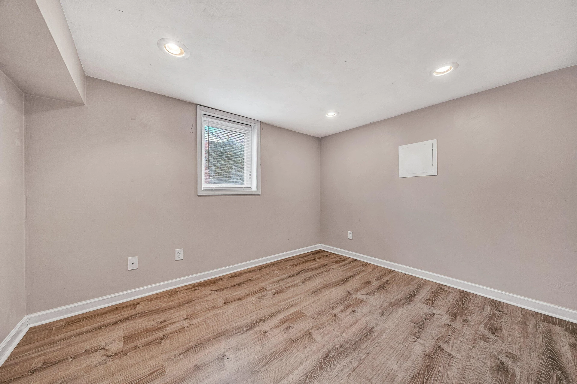 5223 Victoria ST NW - Photo 28