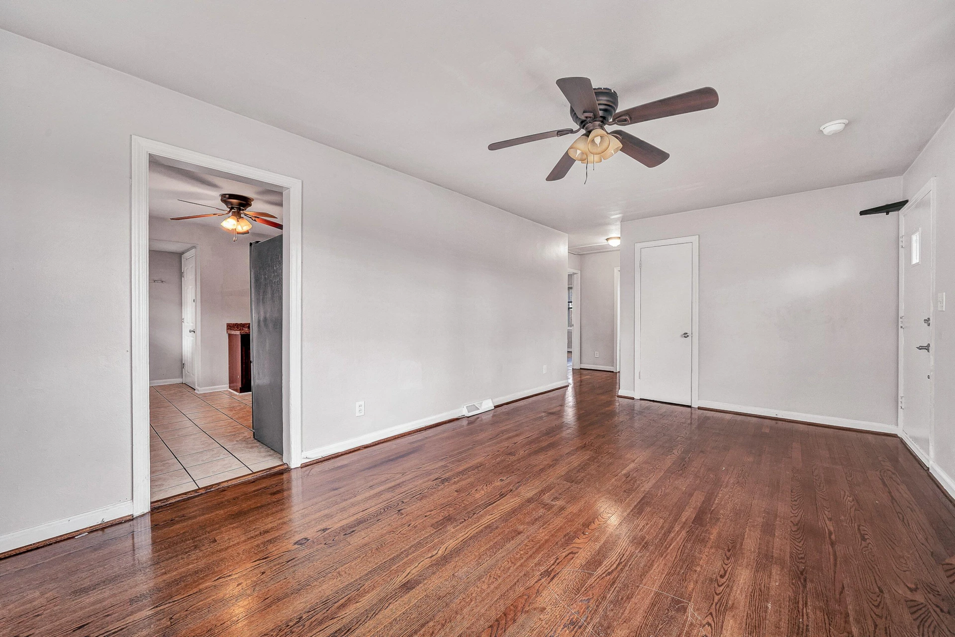 5223 Victoria ST NW - Photo 6