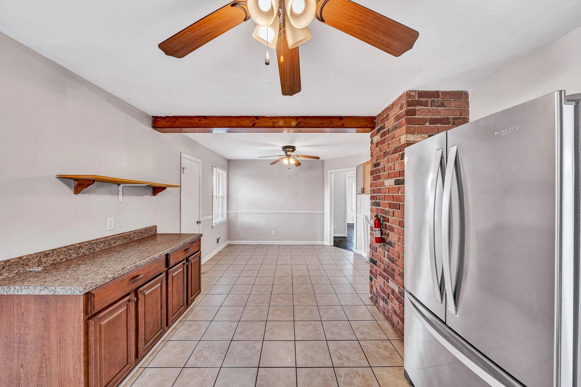5223 Victoria ST NW - Photo 8
