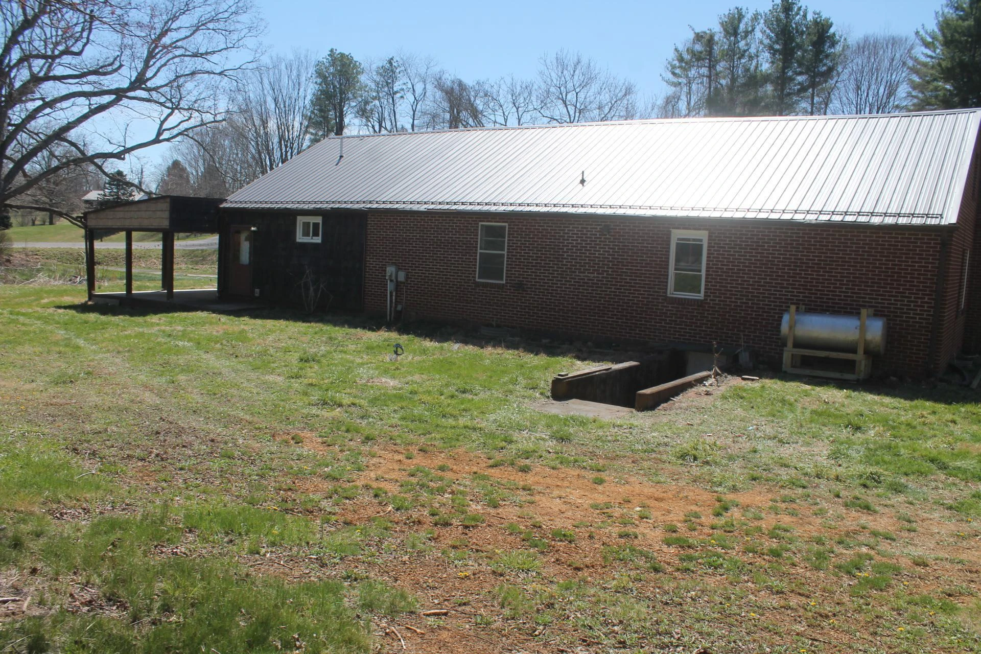 1596 Fort Chiswell RD - Photo 5