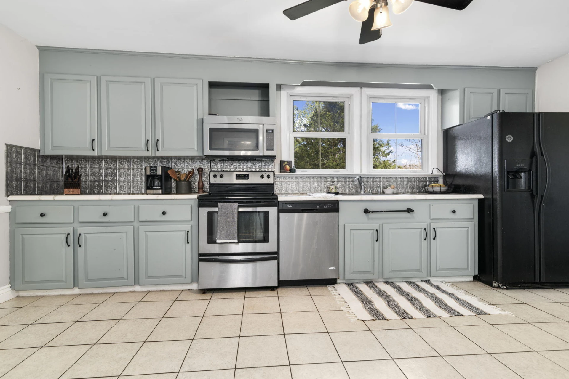 525 Monticello AVE - Photo 8