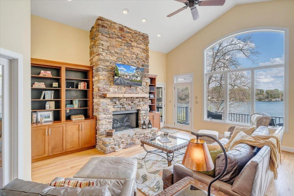 8599 Burnt Chimney RD - Photo 18
