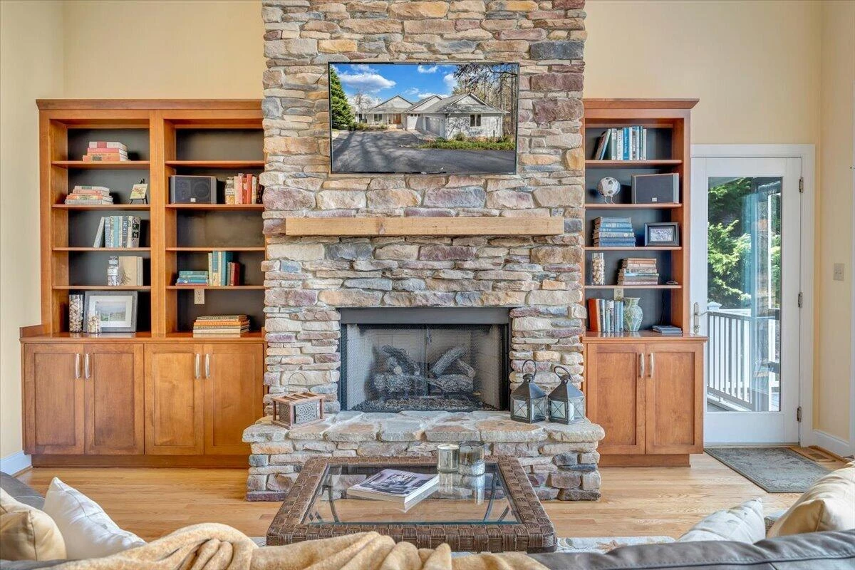 8599 Burnt Chimney RD - Photo 27