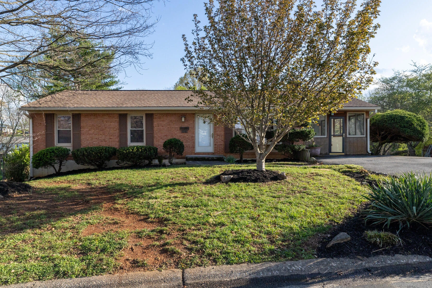 3856 Bower RD