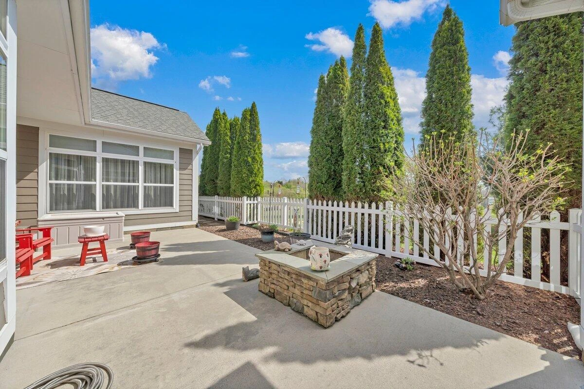 1028 Mayberry Hills WAY - Photo 4