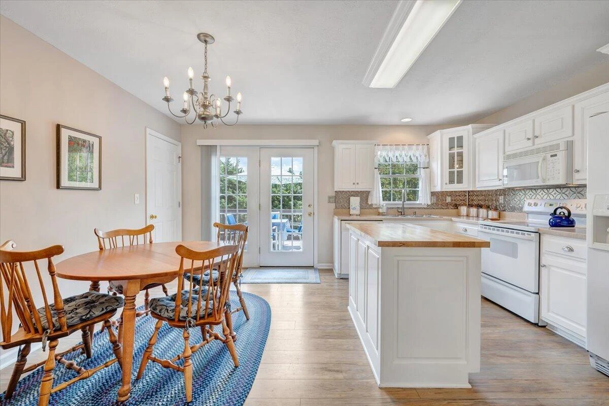 1700 Bluewater DR - Photo 18