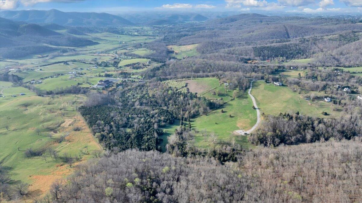 484 Mill Pointe RD - Photo 13