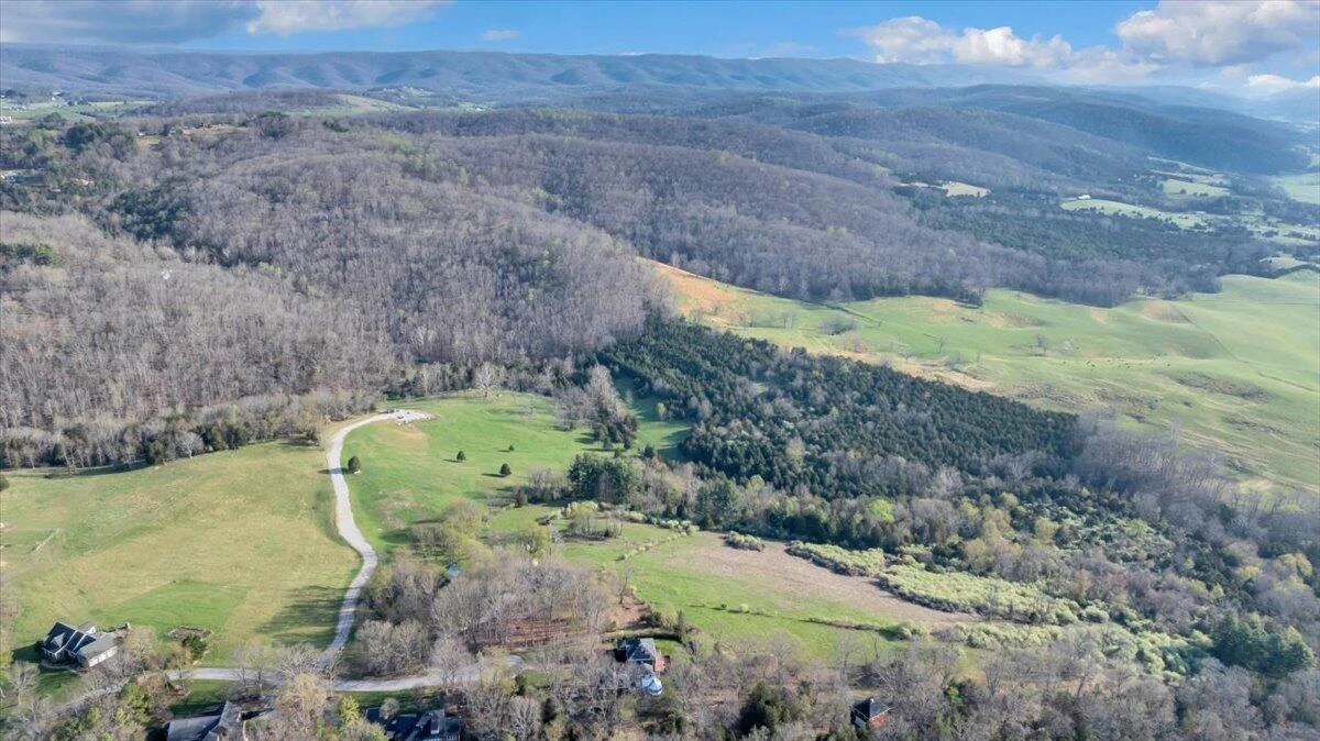 484 Mill Pointe RD - Photo 17