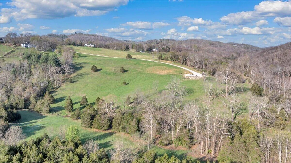 484 Mill Pointe RD - Photo 26