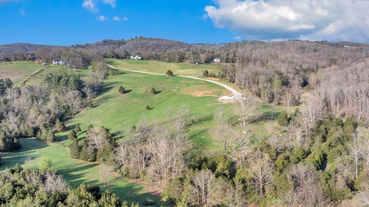 484 Mill Pointe RD - Photo 28