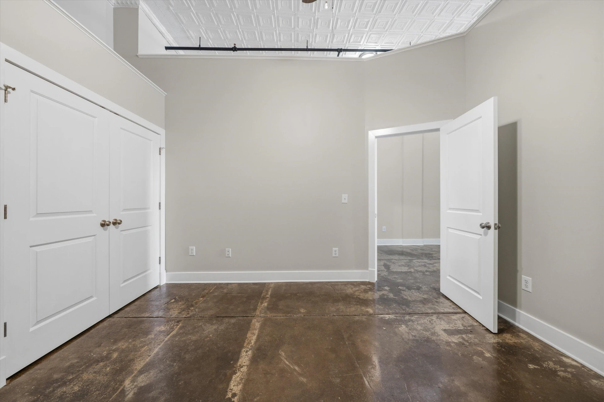 319 Campbell AVE SW #APT 104 - Photo 12