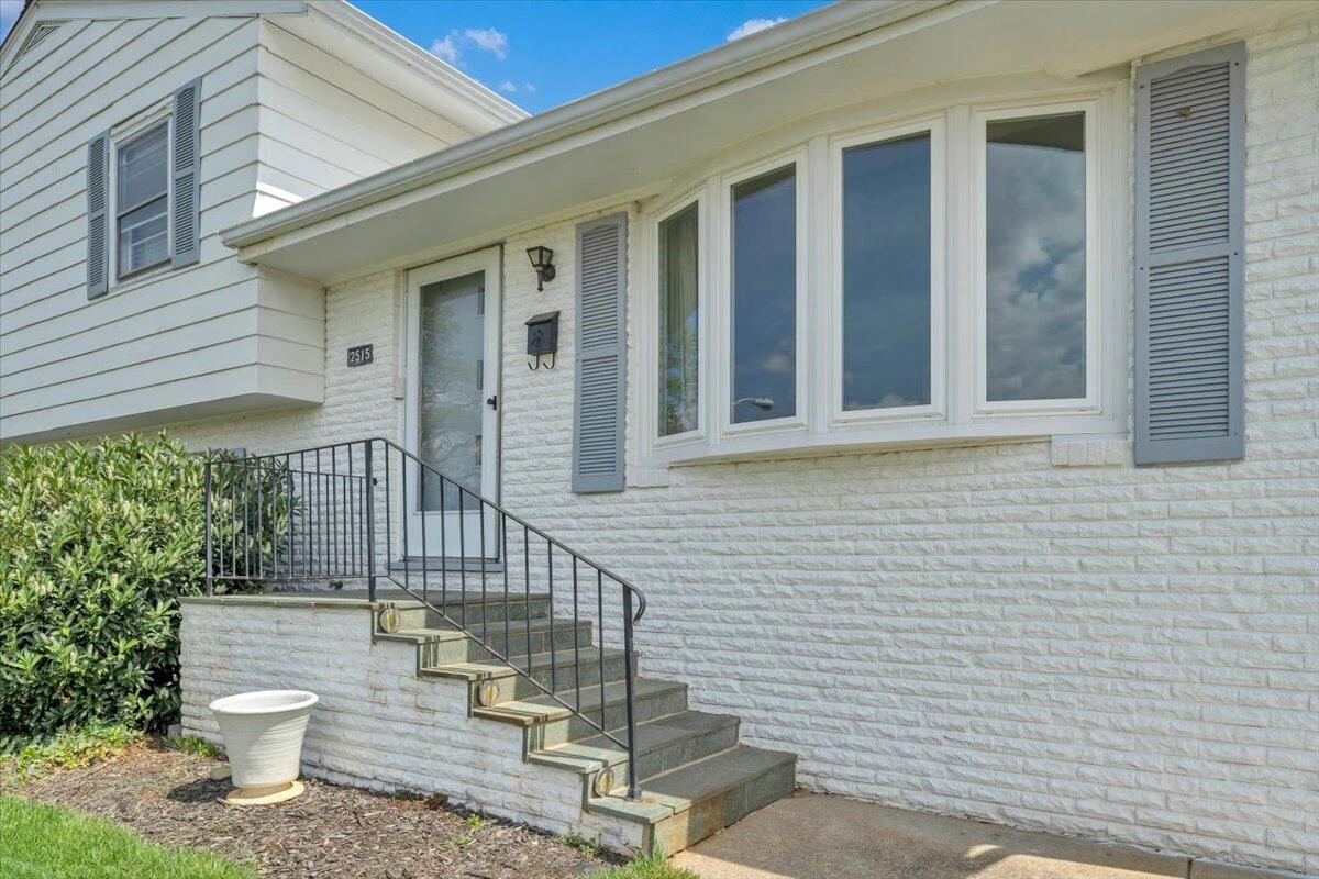 2515 Northminster RD NW - Photo 2