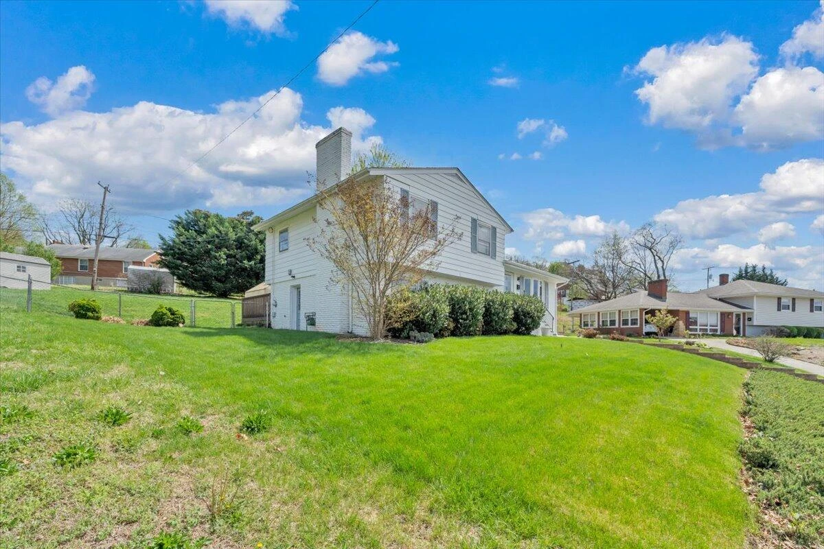 2515 Northminster RD NW - Photo 52