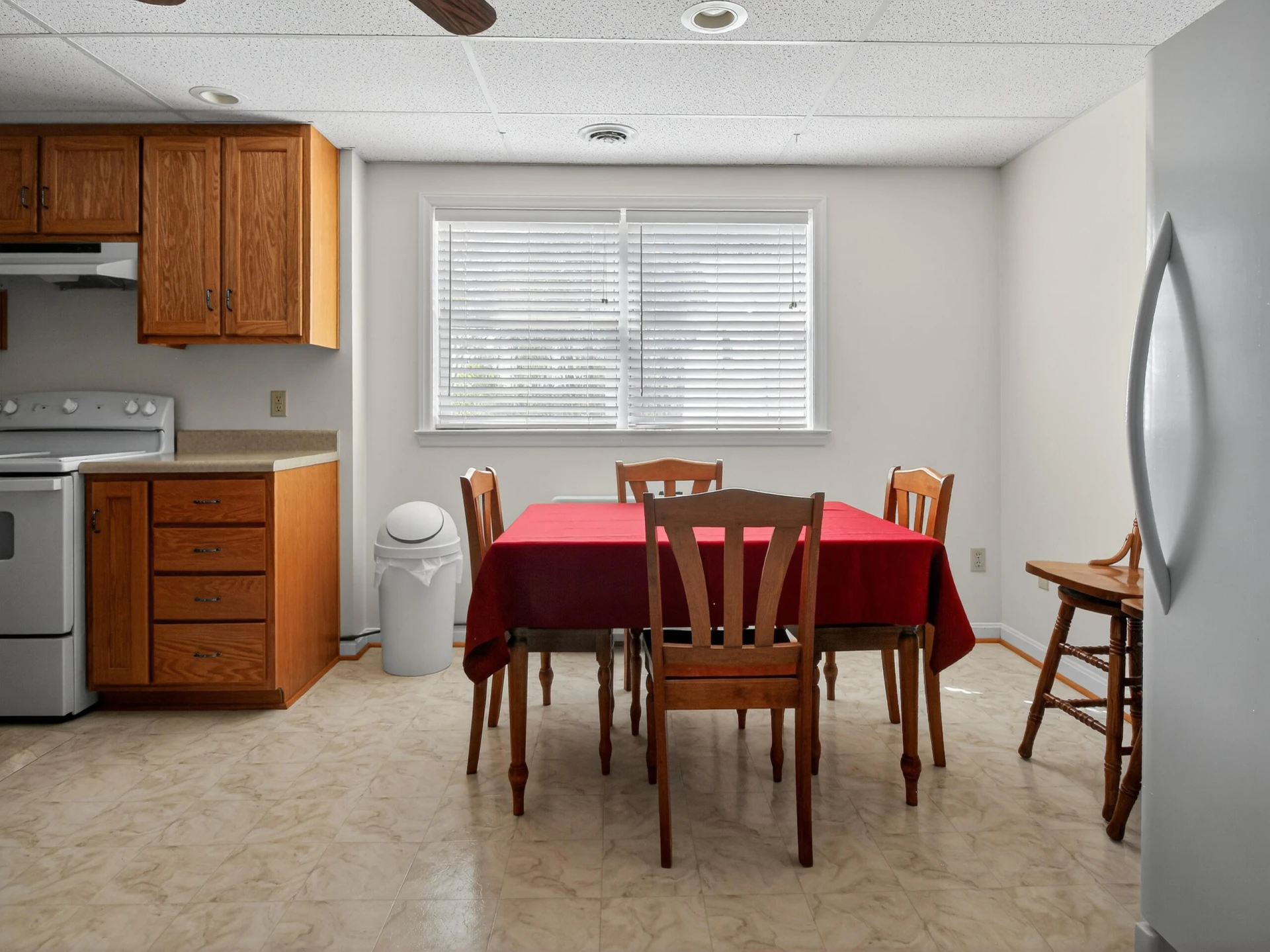 498 Meeks RD - Photo 33