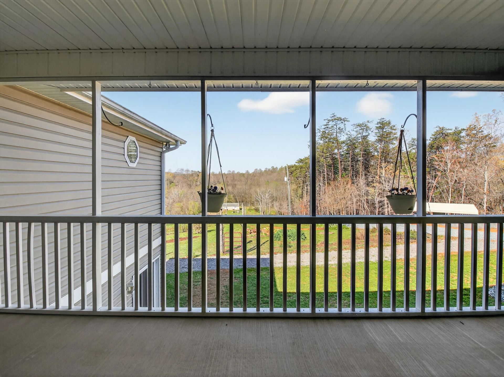 498 Meeks RD - Photo 46