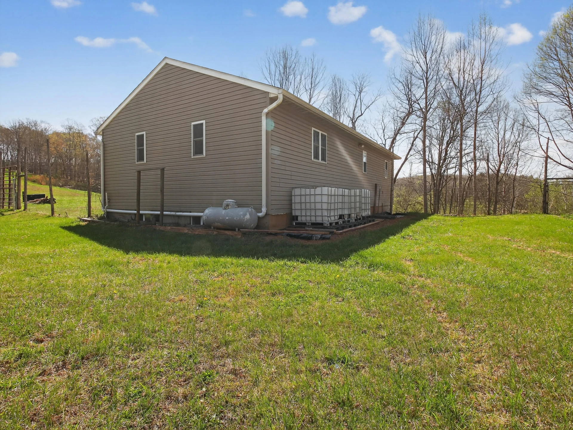498 Meeks RD - Photo 66
