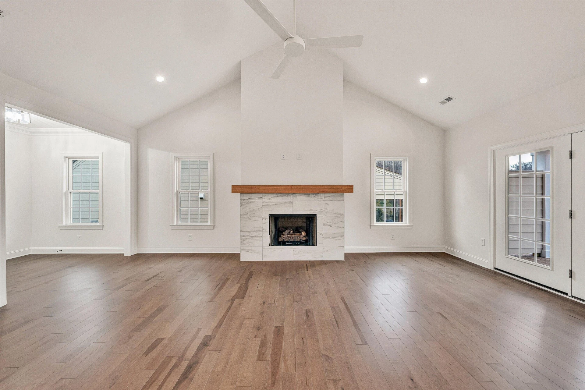 5007 Claremont CIR SW - Photo 5