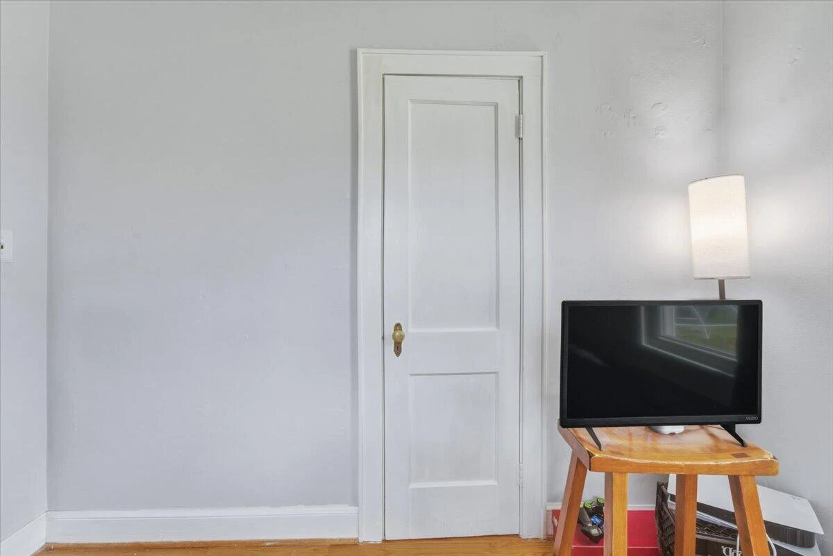 4925 Oak RD NW - Photo 16