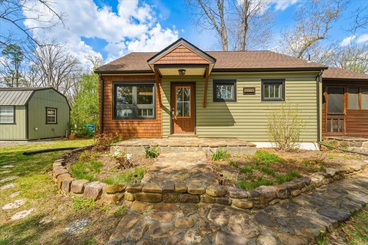 4925 Oak RD NW - Photo 2