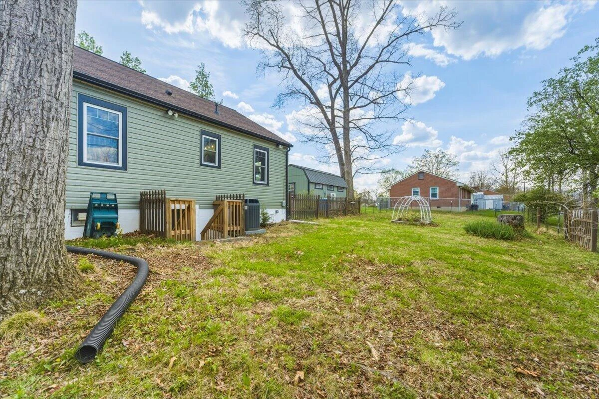 4925 Oak RD NW - Photo 30