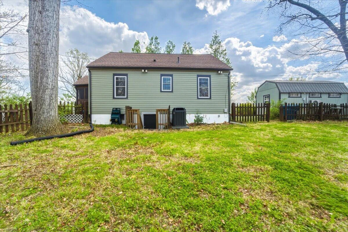 4925 Oak RD NW - Photo 31