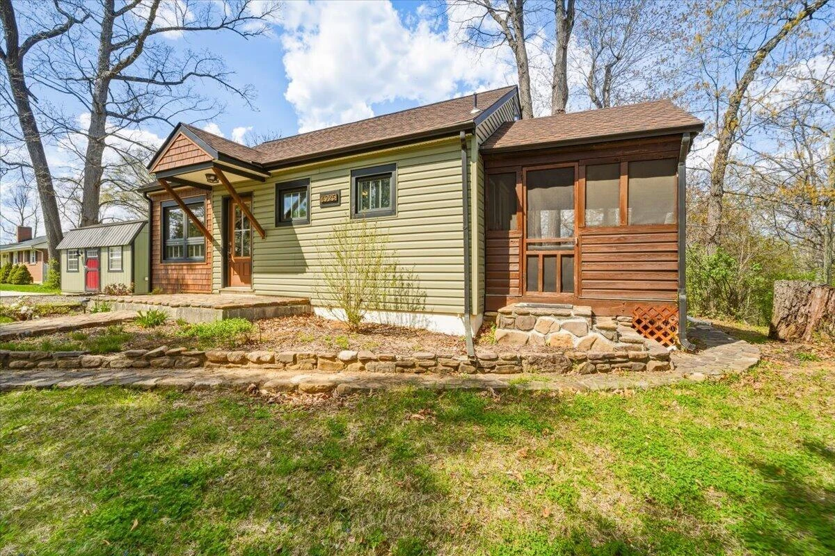 4925 Oak RD NW - Photo 43