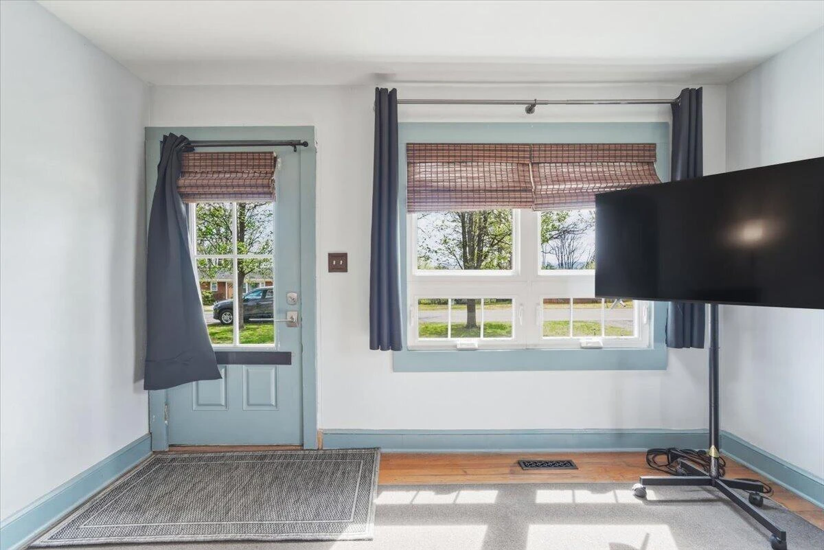 4925 Oak RD NW - Photo 8