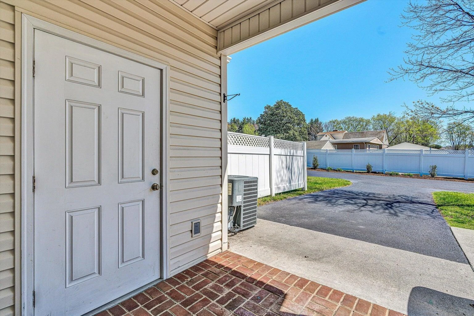 88 Maple ST - Photo 23