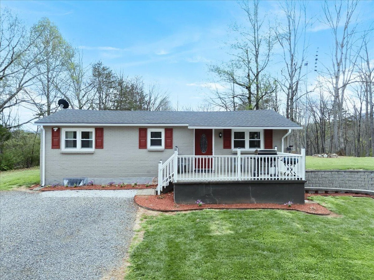 5620 Carter LN