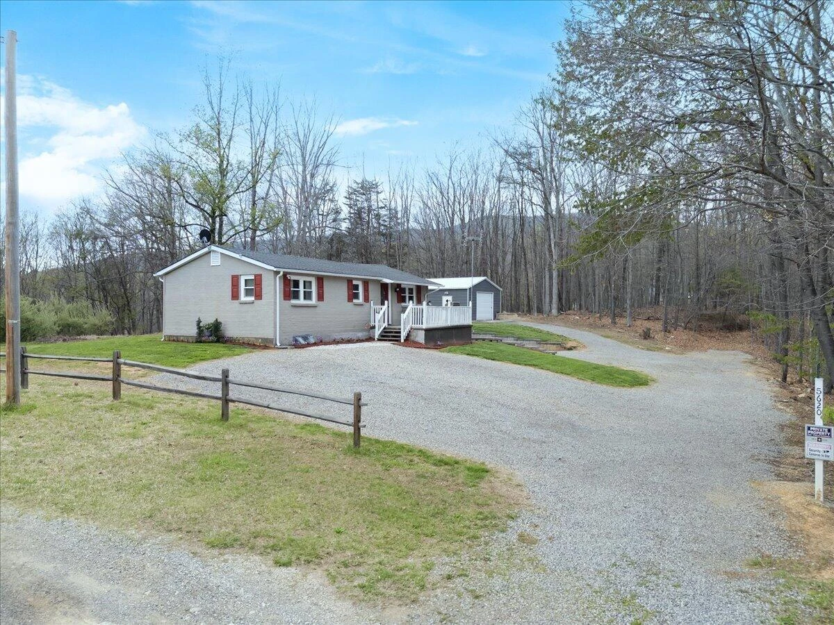 5620 Carter LN - Photo 2