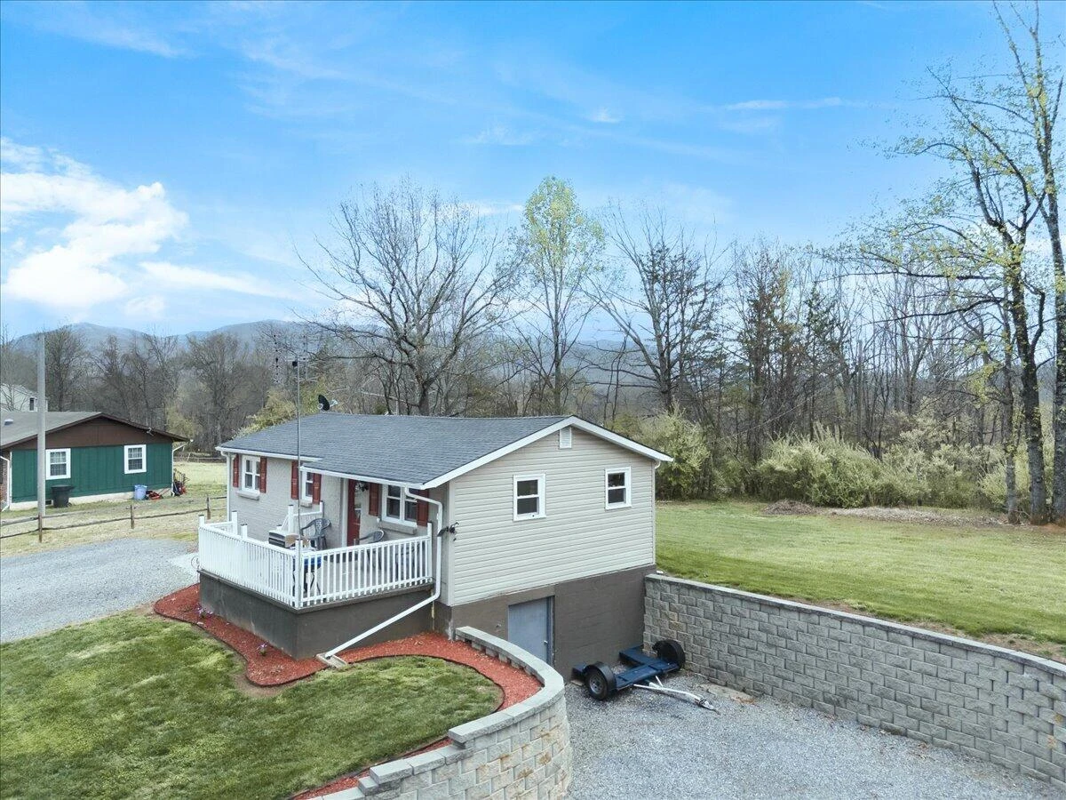 5620 Carter LN - Photo 3