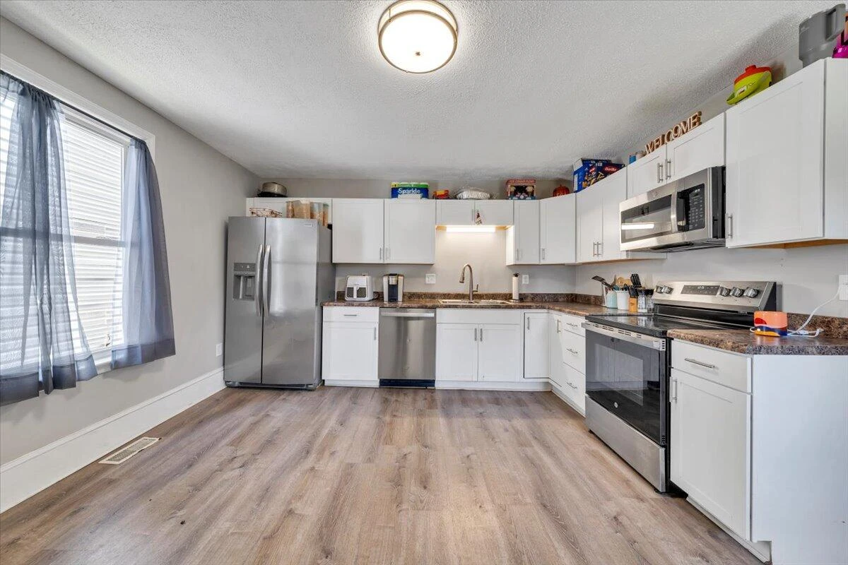 629 Highland AVE SE - Photo 13