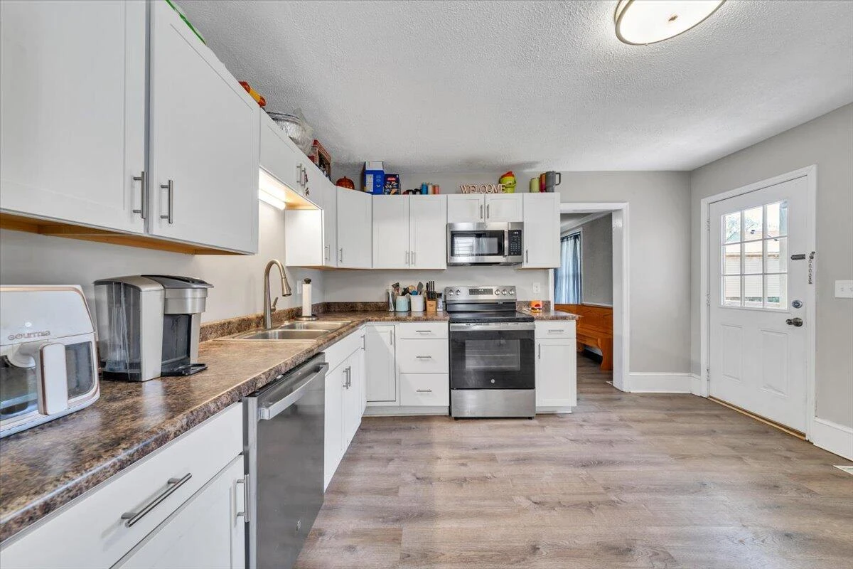 629 Highland AVE SE - Photo 15
